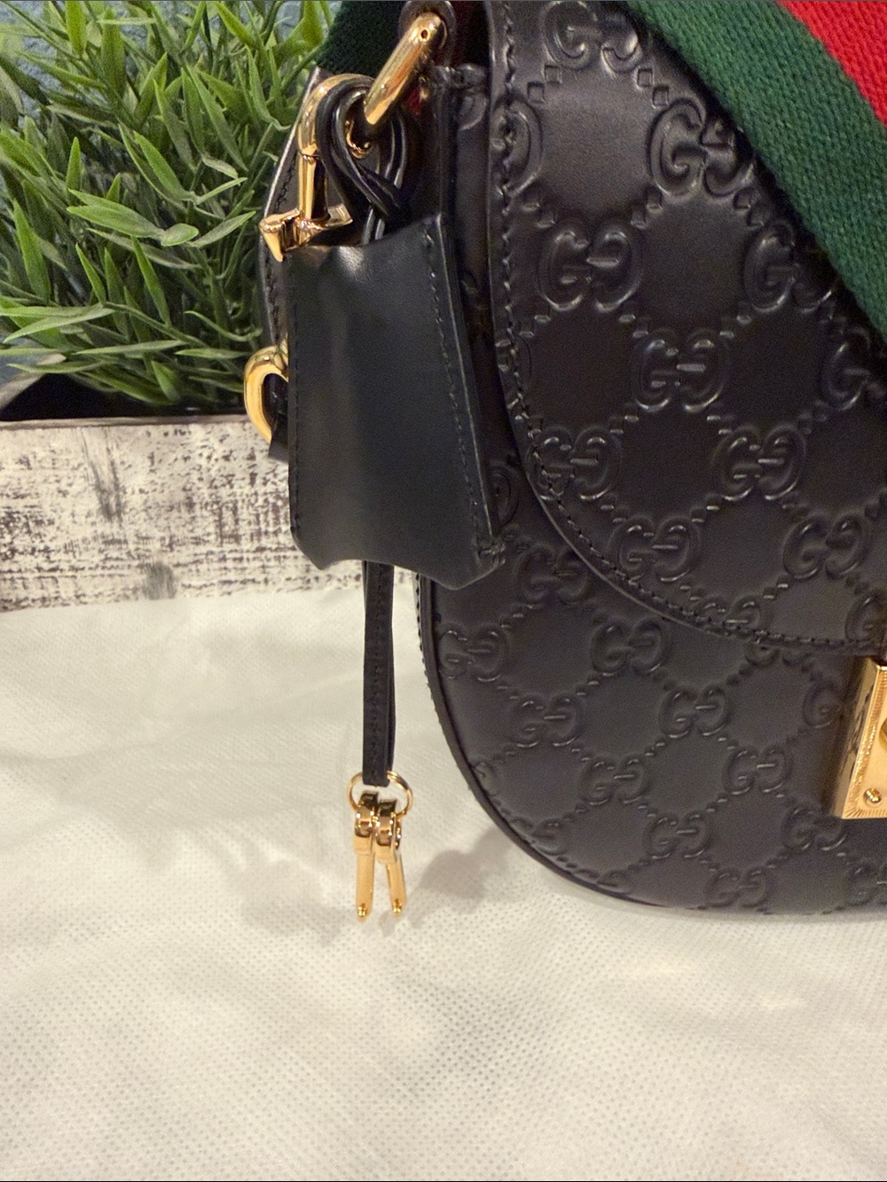 Authentic GUCCI Guccissima Padlock Leather Crossbody/Shoulder Bag - Picture 5 of 13